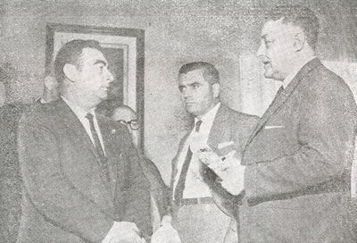 Intedente Nanoia, a la izquierda, y secretario de gobierno Scrosati al centro